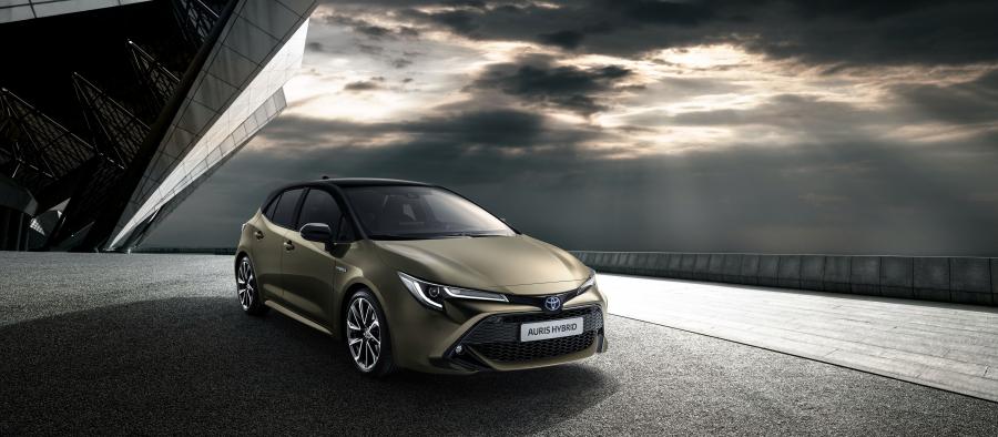 Toyota Auris Hybrid 2018 года  (WW) (фото 4 из 9)